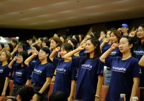 “献礼之年话赶超，传扬之年更笃行”丨新闻传播学院培养传媒新人，讲好中国故事