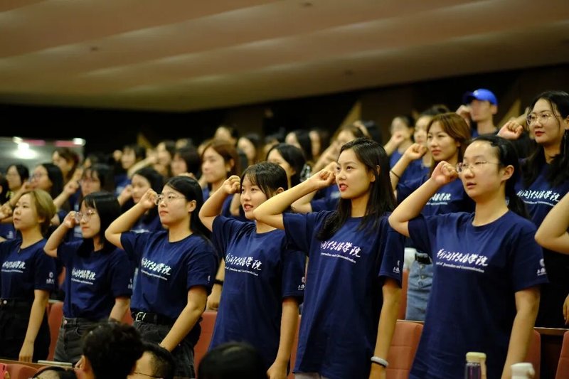 “献礼之年话赶超，传扬之年更笃行”丨新闻传播学院培养传媒新人，讲好中国故事
