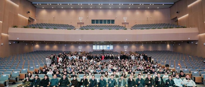 百年中国共产党新闻传播事业学术论坛暨“马克思主义中国化话语体系研究协同创新中心”揭牌仪式在上海大学举办